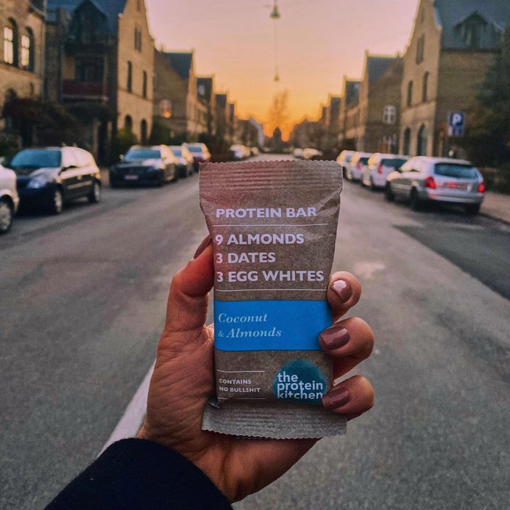 The Protein Kitchen Bar – Almonds & Coconut (12 x 50 g)